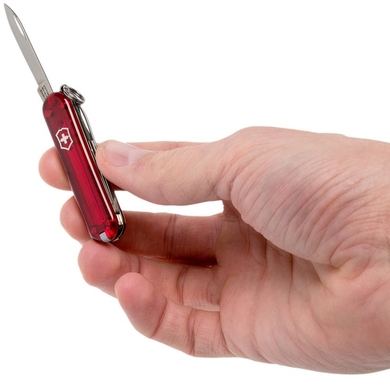 Складной нож-брелок миниатюрный Victorinox Classic SD 0.6223.T (Красный)