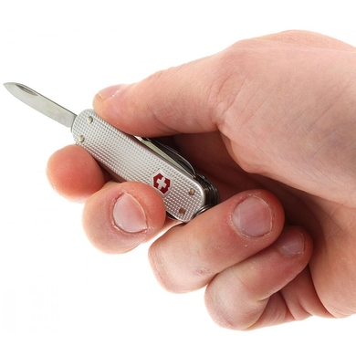 Складной нож-брелок миниатюрный Victorinox Classic ALOX 0.6221.26 (Серебристый)
