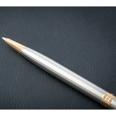 Ручка шариковая Parker Sonnet Slim Stainless Steel GT BP 84 131 Матовый серебристый/золотистый
