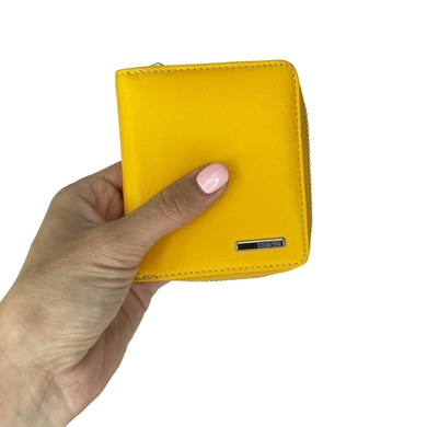 Невеликий гаманець з натуральної шкіри Karya 2012-56/1 яскраво-жовтого кольору
