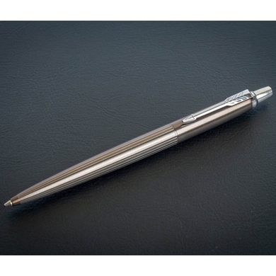 Шариковая ручка Parker Jotter 17 Premium Carlisle Brown Pinstripe CT BP 17 132 Коричневый/Хром