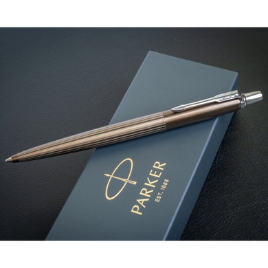 Кулькова ручка Parker Jotter 17 Premium Carlisle Brown Pinstripe CT BP 17 132 Коричневий/Хром