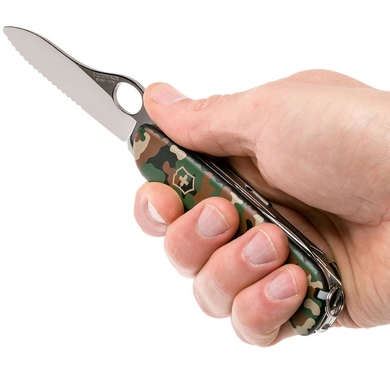 Складной нож Victorinox Trailmaster One Hand 0.8463.MW94 (Зеленый камуфляж)