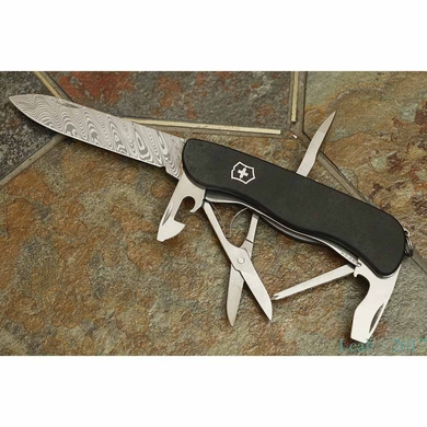 Складной нож Victorinox Outrider Damast Limited Edition 2017 0.8501.J17 (Черный)