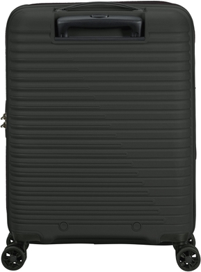 Чемодан American Tourister Liftoff из полипропилена на 4-х колесах ME5*913;09 Black (малый)