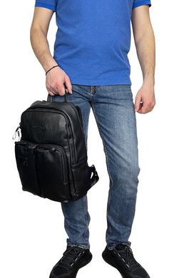 Кожаный рюкзак на два отдела Tony Bellucci TB5236-1 черного цвета, Черный, Гладкая